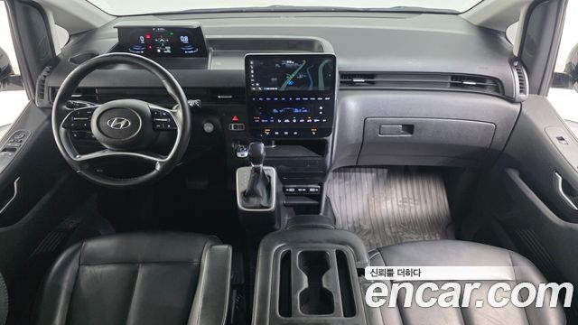 Hyundai Staria — interior
