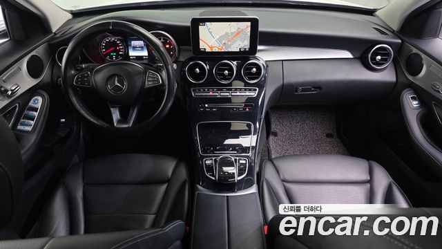 Mercedes-Benz C-Class — interior