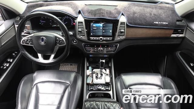 KG Mobility Rexton — interior