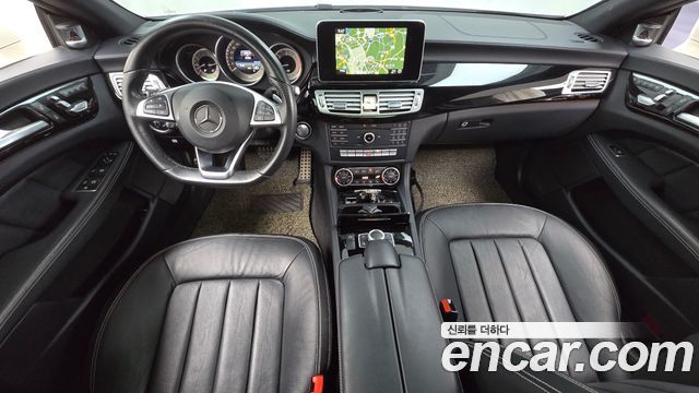 Mercedes-Benz CLS-Class — interior