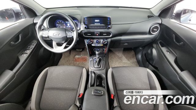 Hyundai Kona — interior