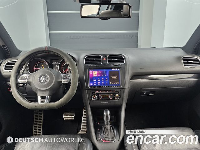 Volkswagen Golf — interior
