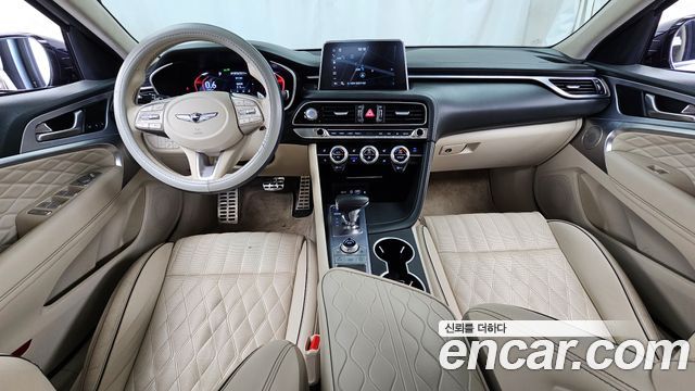 Genesis G70 — interior