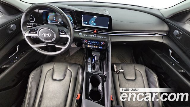 Hyundai Avante — interior
