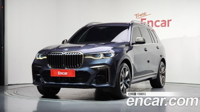 BMW X7 — exterior