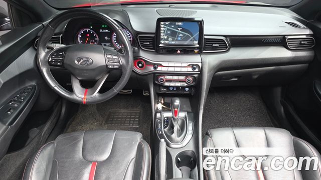 Hyundai Veloster — interior