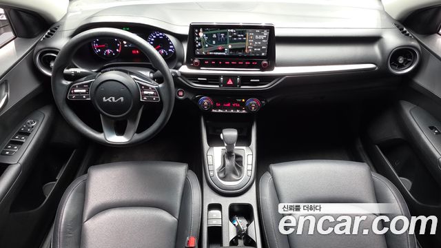 Kia K3 — interior
