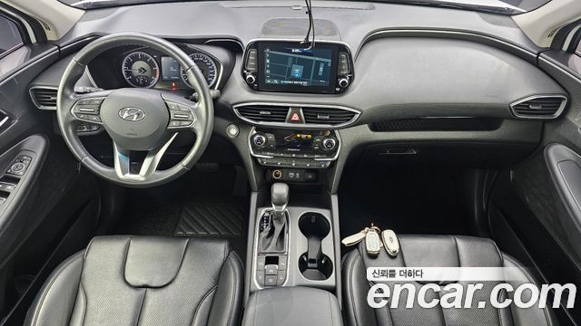 Hyundai Santa Fe — interior