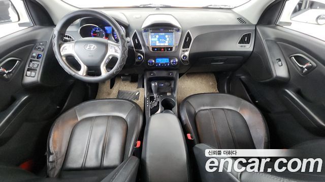 Hyundai Tucson — interior