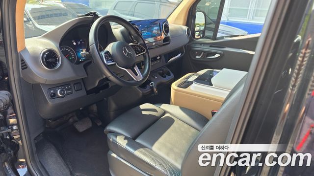 Mercedes-Benz Sprinter — interior