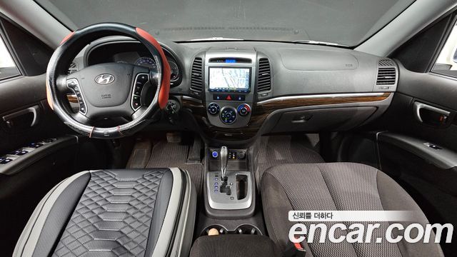 Hyundai Santa Fe — interior