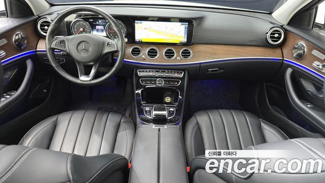 Mercedes-Benz E-Class — interior