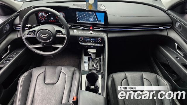 Hyundai Avante — interior