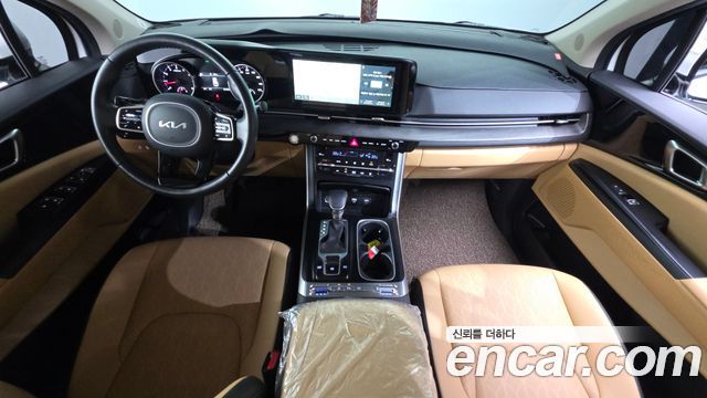 Kia Carnival — interior
