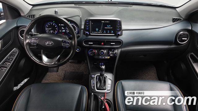 Hyundai Kona — interior
