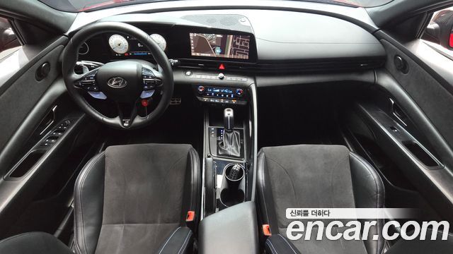 Hyundai Avante — interior