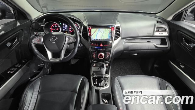 KG Mobility Tivoli — interior