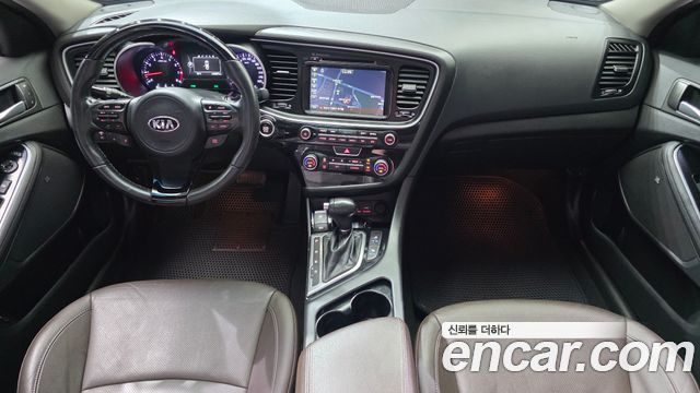 Kia K5 — interior