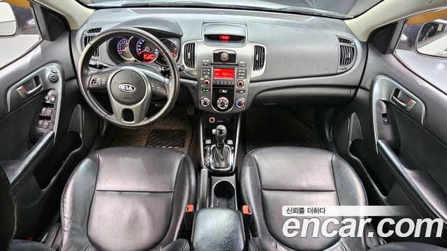 Kia Forte — interior