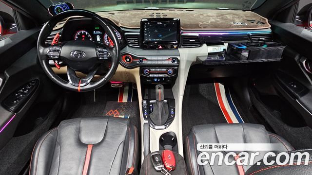 Hyundai Veloster — interior