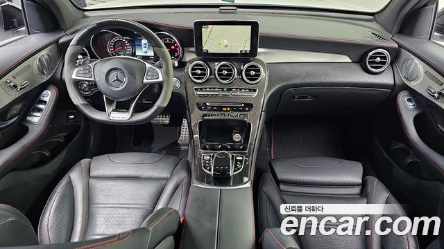 Mercedes-Benz GLC-Class — interior