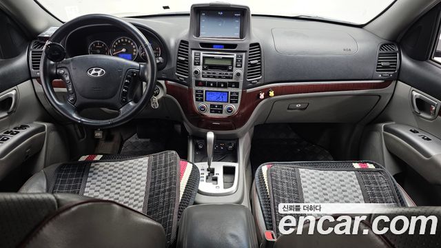 Hyundai Santa Fe — interior
