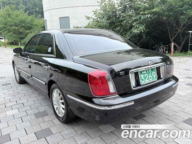 Hyundai Grandeur — interior