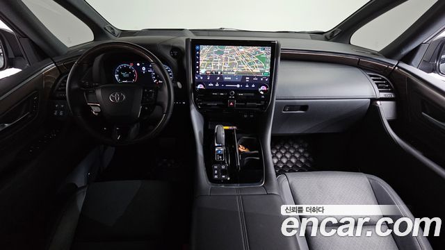 Toyota Alphard — interior