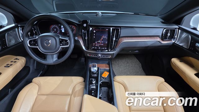 Volvo S60 — interior
