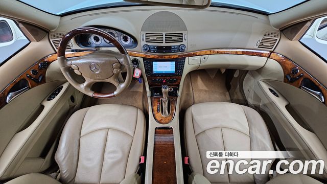 Mercedes-Benz E-Class — interior