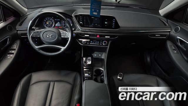 Hyundai Sonata — interior