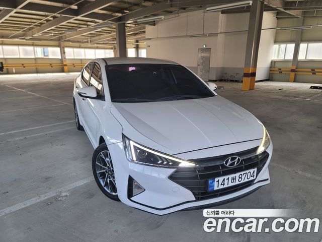 Hyundai Avante — exterior