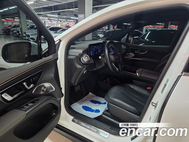 Mercedes-Benz EQS — interior
