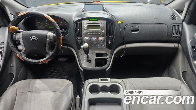Hyundai Starex — interior