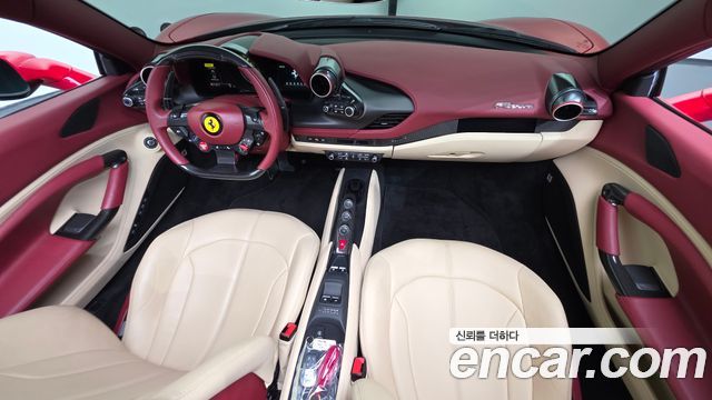 Ferrari F8 — interior