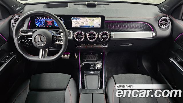 Mercedes-Benz EQB — interior