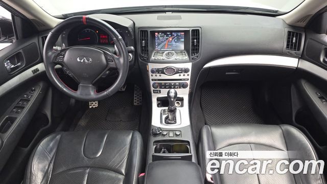 Infiniti G — interior
