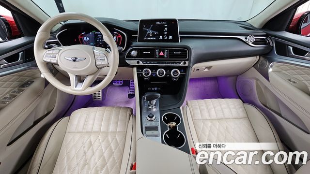 Genesis G70 — interior