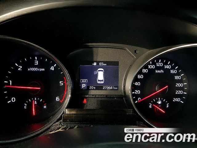 Kia Carnival — interior