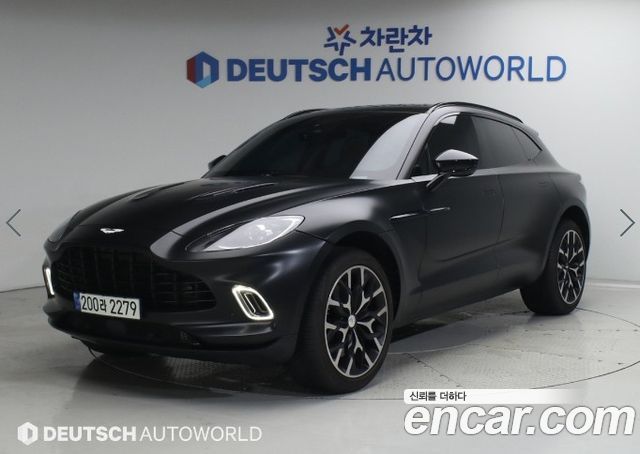 Aston Martin DBX