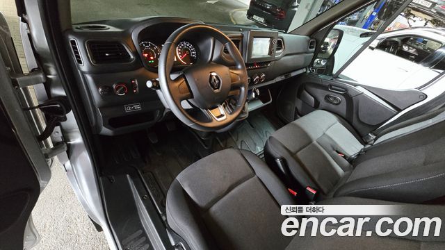 Renault Korea Master — interior