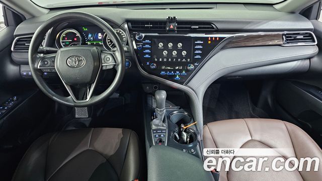Toyota Camry — interior