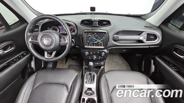 Jeep Renegade — interior