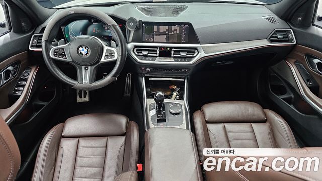 BMW 3 Series — interior
