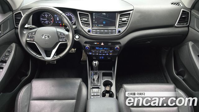 Hyundai Tucson — interior
