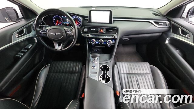 Genesis G70 — interior
