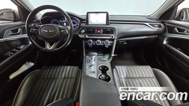 Genesis G70 — interior