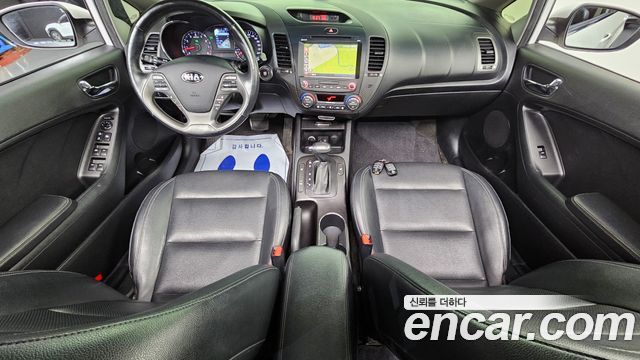 Kia K3 — interior