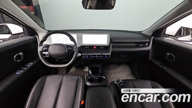 Hyundai IONIQ 5 — interior
