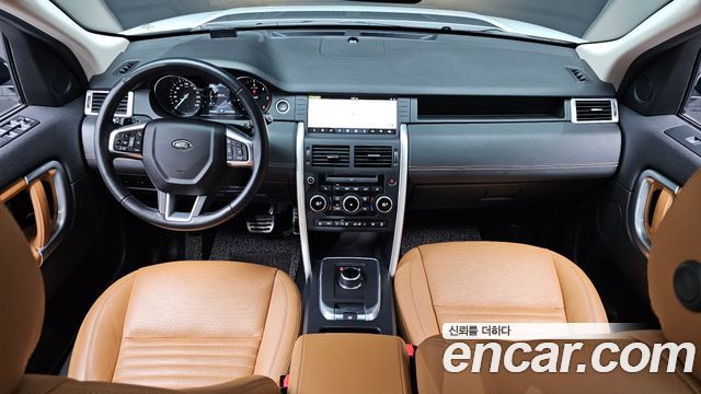 Land Rover Discovery Sport — interior